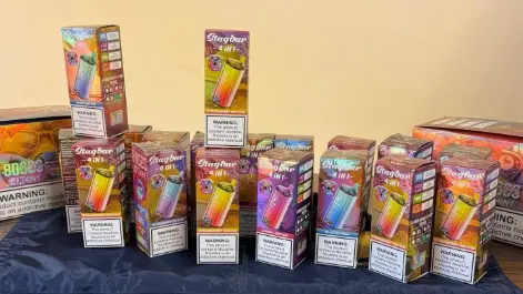 Alcune delle ricariche per sigarette elettroniche sequestrate dalla Finanza