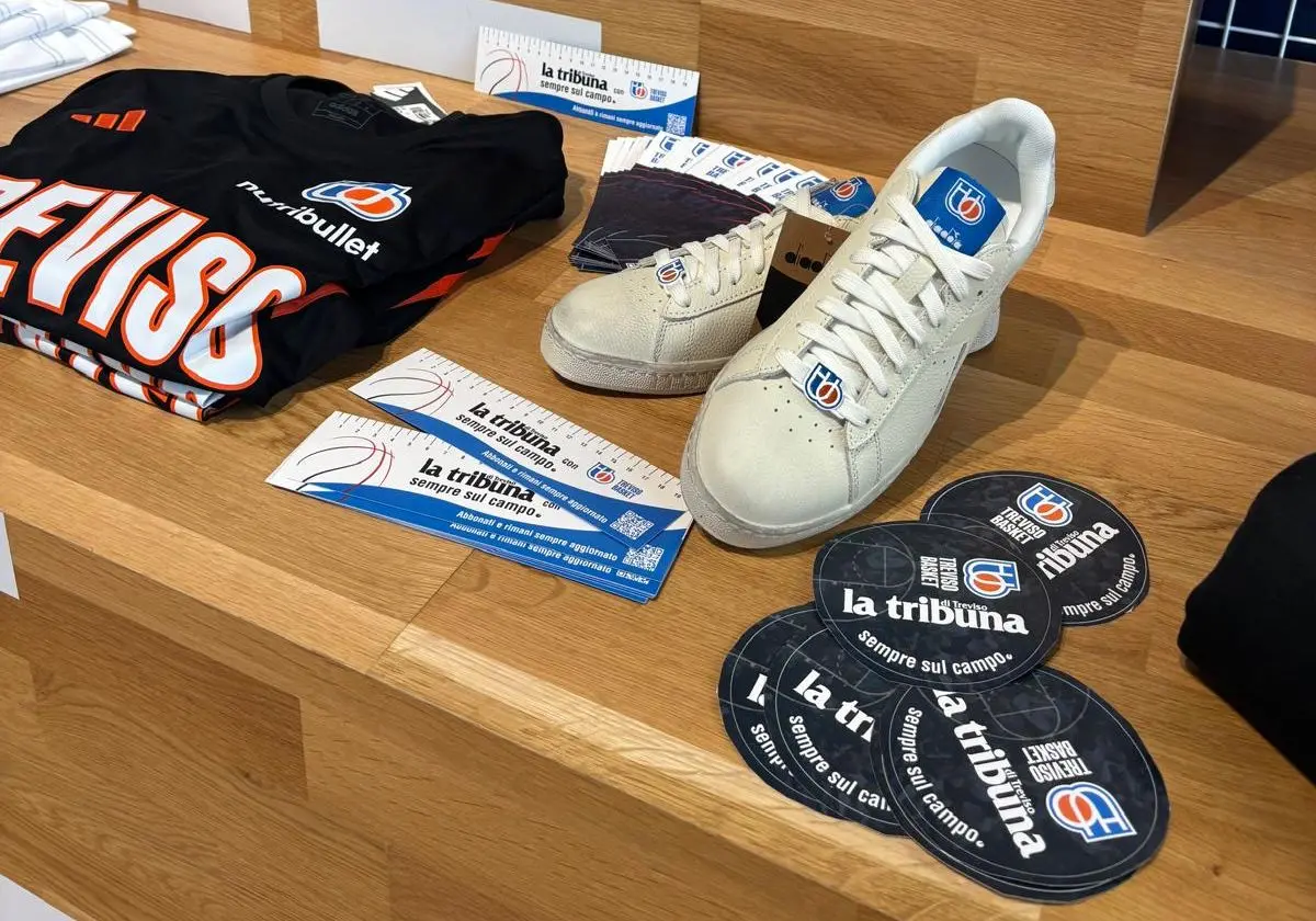 Anche merchandising della tribuna allo store di Treviso Basket