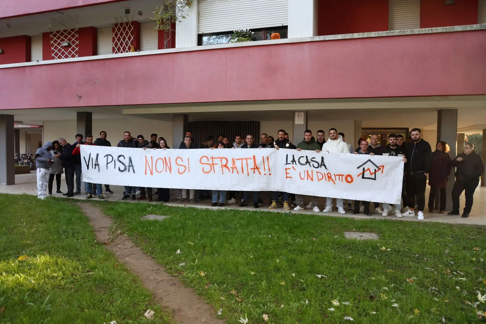 Il sit in di questa mattina in via Pisa