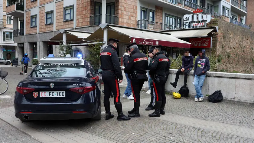 Controlli dei carabinieri in centro a Treviso
