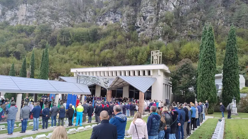 La cerimonia a Fortogna