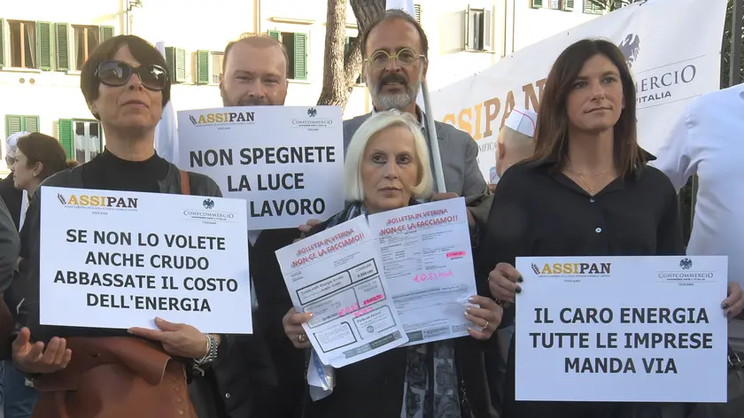 Una protesta degli artigiani contro il caro bollette
