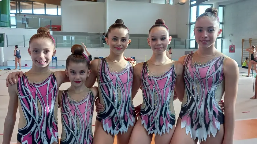 La squadra LE Allieve, oro alla prima prova della Winter Club di ginnastica ritmica