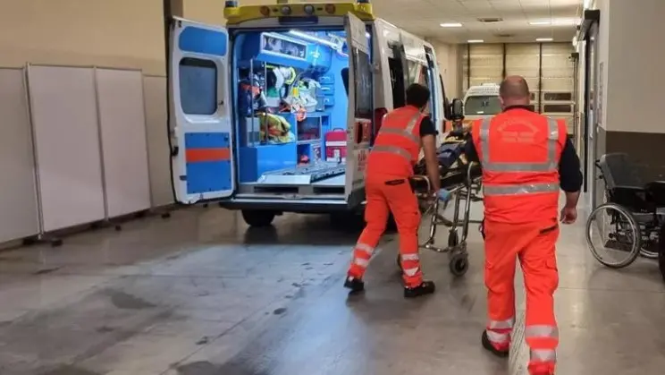 Il giovane infartuato è stato portato in ospedale per accertamenti