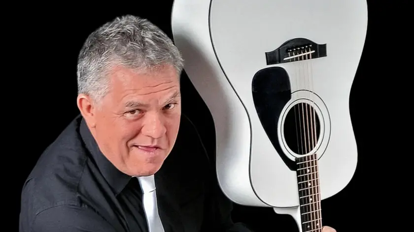 Il cantautore Fabrizio De Poi, 62 anni, è accusato di omicidio preterintenzionale