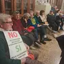La protesta dei cittadini in consiglio da Castelfranco