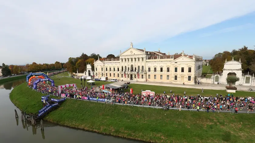 La partenza da Stra della Venice marathon