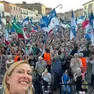 Il selfie di Giorgia Meloni, il 10 settembre 2022, in occasione del suo comizio in piazza Ferretto a Mestre, per la chiusura della campagna delle Politiche