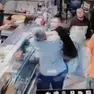 L’attimo in cui Battistella colpisce al volto con un pugno Tominaga