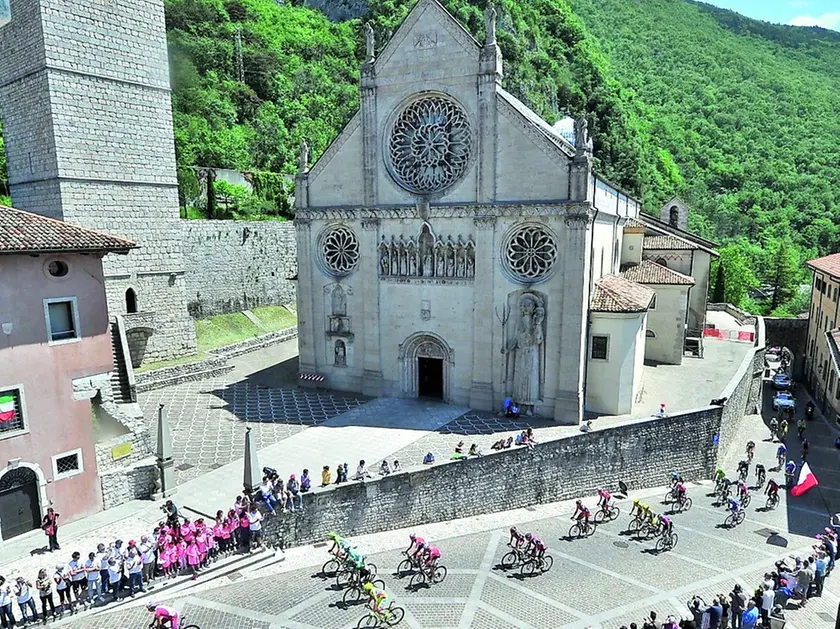 Il Giro non tornava a Gemona dal 2014