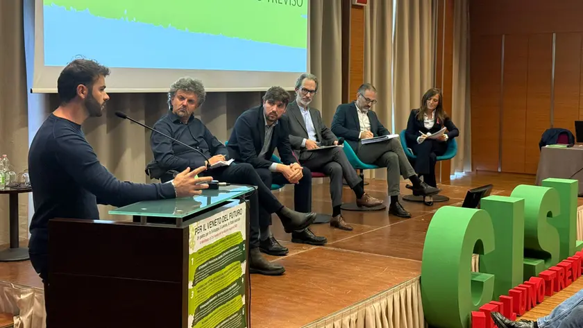 I partecipanti al confronto promosso dalla Cisl