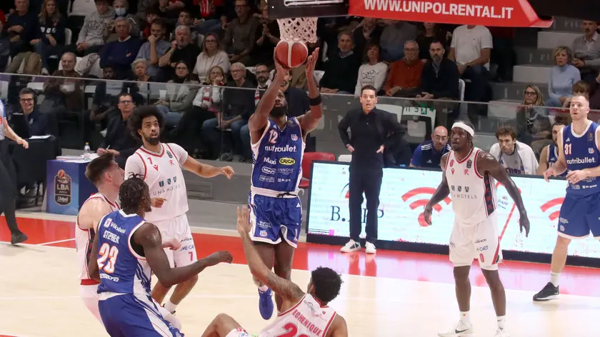 Un canestro realizzato da Pinkins della Nutribullet a Reggio Emilia