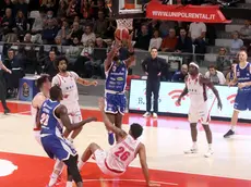 Un canestro realizzato da Pinkins della Nutribullet a Reggio Emilia