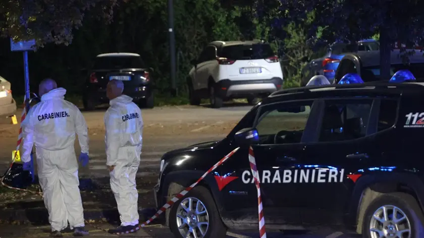 I carabinieri sul luogo della sparatoria a Mogliano
