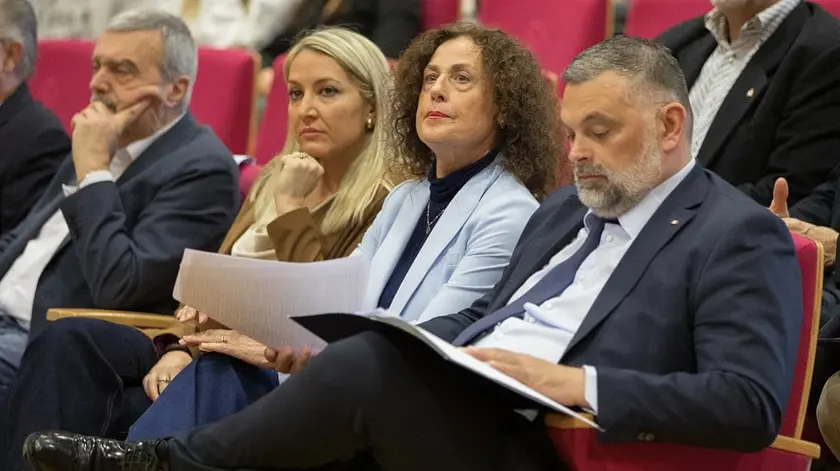 Le assessore Sernagiotto e Vettoretti con De Carlo