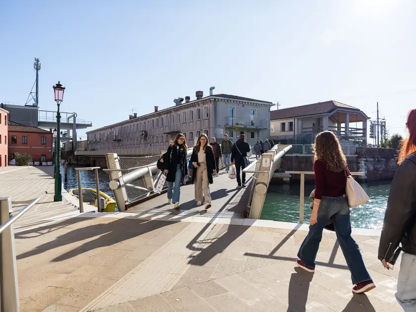 Il ponte dedicato a Valeria Solesin a Venezia