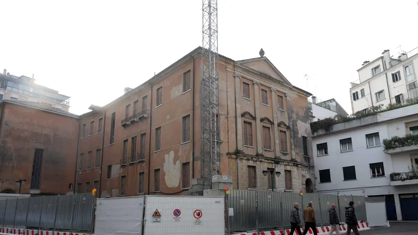 La casa di comunità ferma