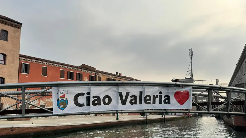 Lo striscione a San Giobbe