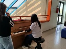 Pianoforte al posto del telefonino all'intervallo, la proposta dell'Einaudi di Montebelluna