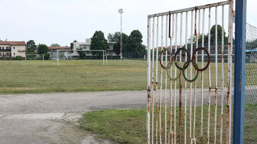 Il campo di calcio dismesso oggetto della trattativa con il fondo Numeria