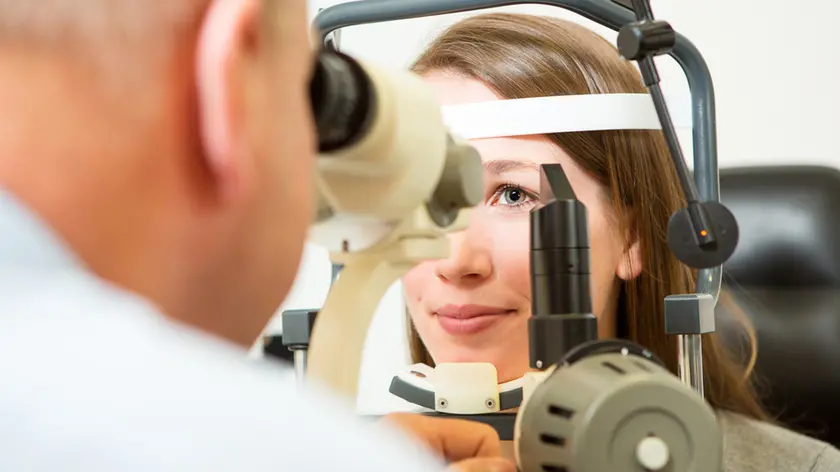 Treviso, medico nega al paziente una visita oculistica: «Si rivolga all’ottico»