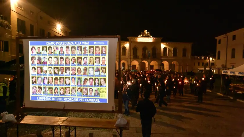 La fiaccolata per le vittime della strada a Castelfranco