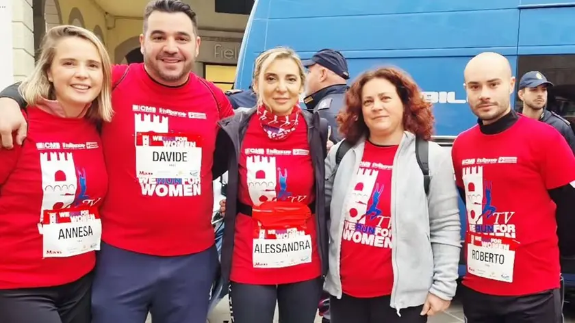 Al centro il questore di Treviso Alessandra Simone alla partenza della Run For Women