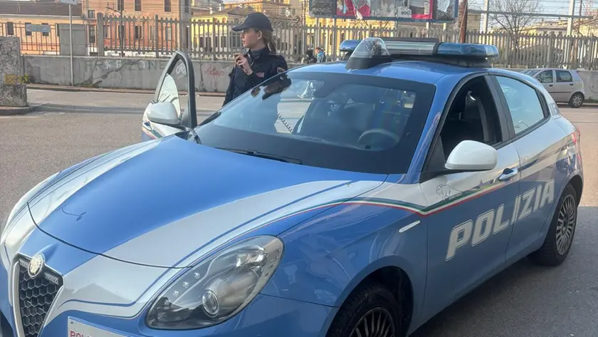 Una volante della polizia di Stato di Treviso