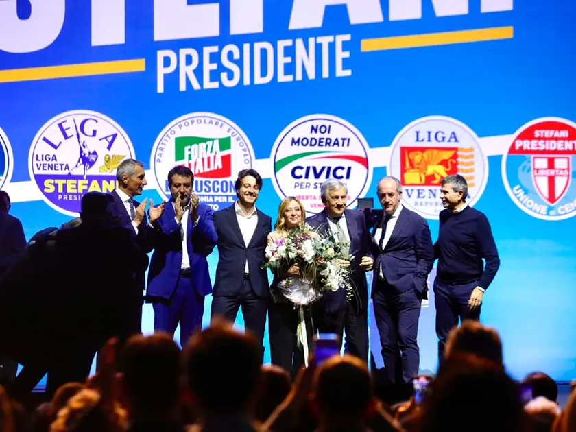 I leader del centrodestra con Alberto Stefani e Luca Zaia. Foto Agenzia Bianchi