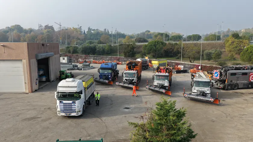 Alcuni dei mezzi pronti a intervenire in caso di attivazione di Piano Neve