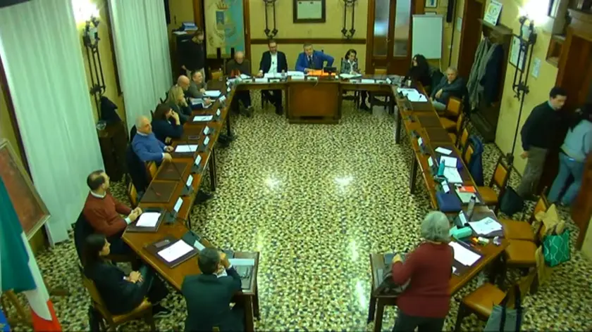 Una seduta del consiglio comunale di Mogliano