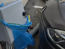 I danni provocati dai finti elettricisti all'impianto che serve il villaggio di Natale di Vittorio Veneto