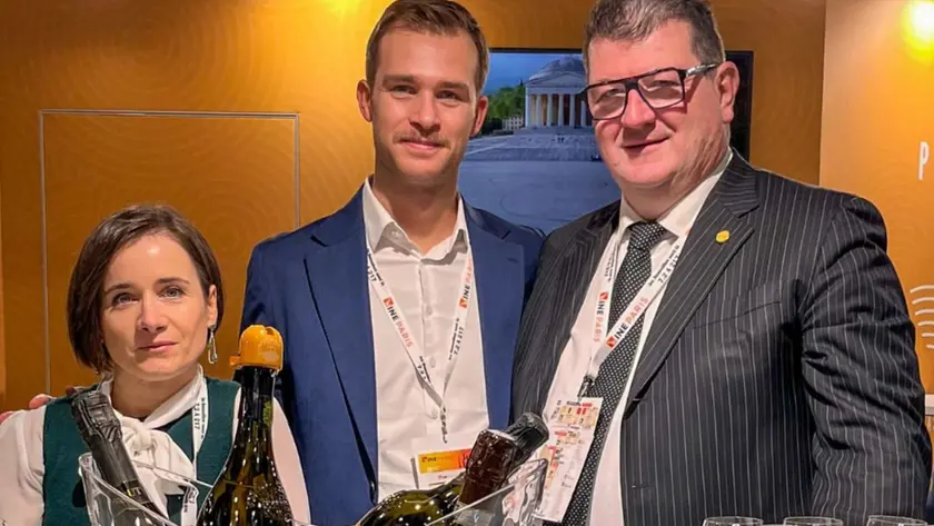 A sinistra la Zuccato, al centro Bassi, a destra Noal