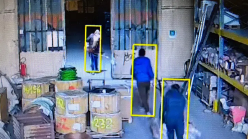 Le immagini del furto di rame