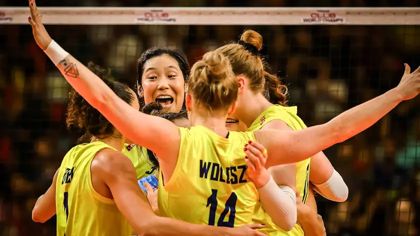 La festa delle pantere con al centro Zhu Ting dopo un punto andato a segno