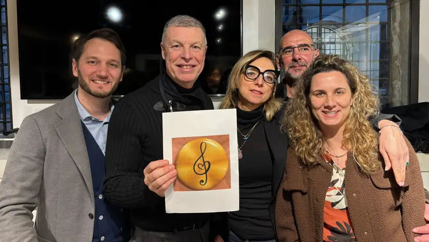 Da sinistra Paolo Bertoldo, professore d’orchestra, Roberto Cordella, macchinista, Laura Coppola, responsabile marketing per Fondazione Teatro La Fenice, Daria Lazzaro, macchinista