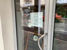 L'ingresso del panificio “La Fontana”, in piazza Cadorna a Fontane