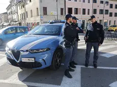 Poliziotti a porta San Tomaso scenario dell'aggressione del 6 dicembre