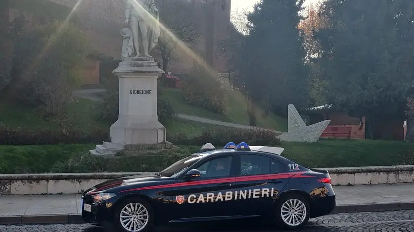 I carabinieri di Castelfranco sono intervenuti per sedare il violento litigio tra ex a Loria