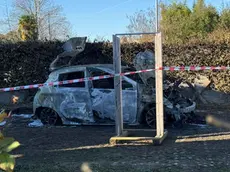 La Renault andata a fuoco