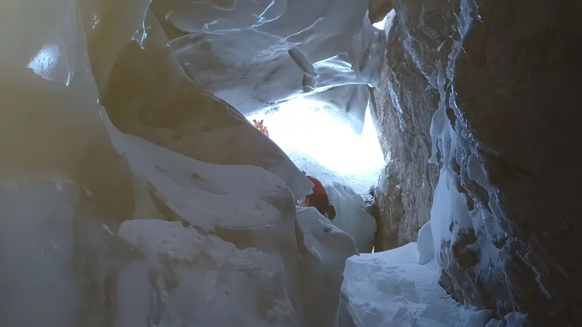 Il crepaccio nel quale è finito l'escursionista