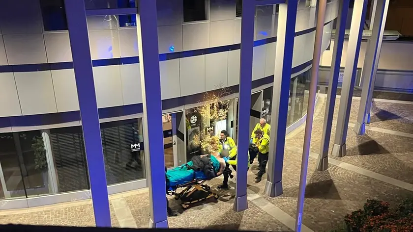 I soccorsi al militare ferito