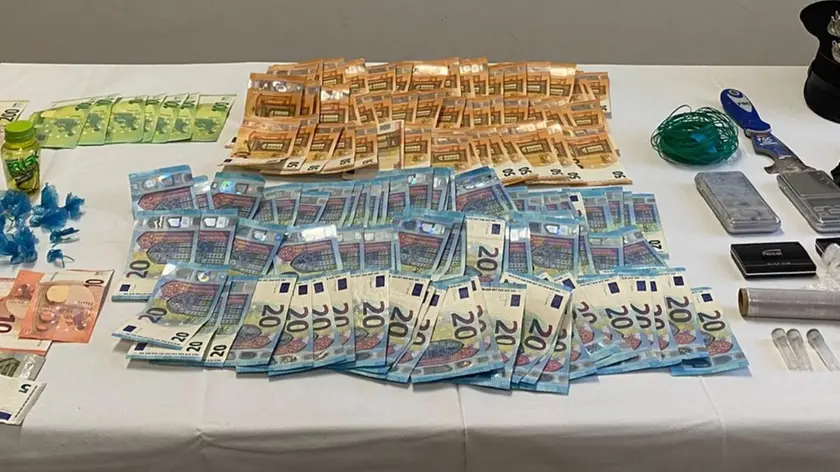 Il materiale sequestrato