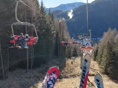 Dolomiti Superski: record di sciatori nonostante la scarsità di neve, boom in Bellunese