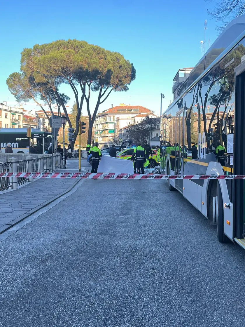 Il luogo dell'incidente, in Lungosile Mattei a Treviso