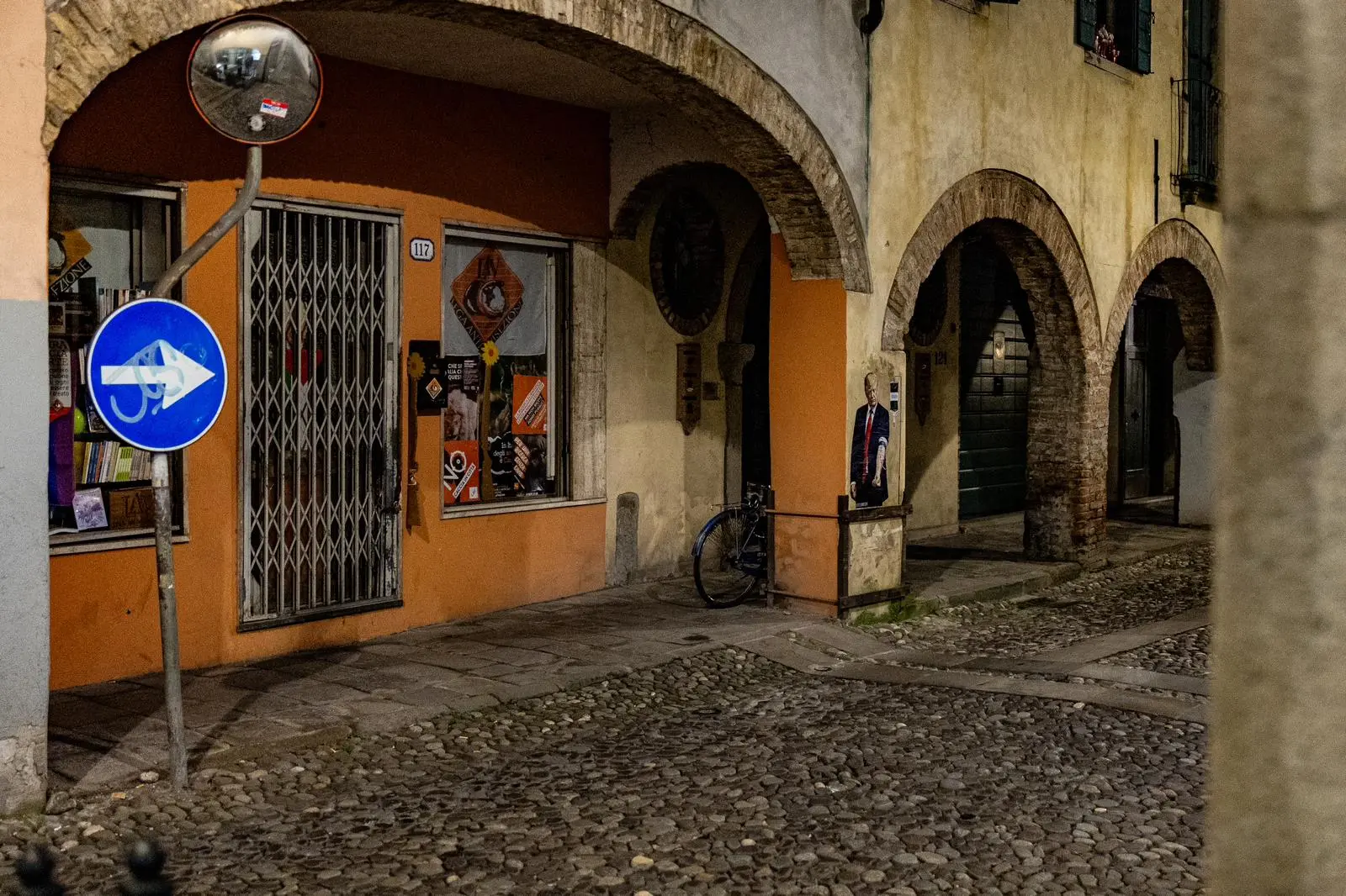 Il luogo dove è apparso il murales (foto Edoardo Fioretto)