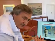 Brugnaro mentre lancia il cartone animato della lista Terra e Acqua sui propri canali social