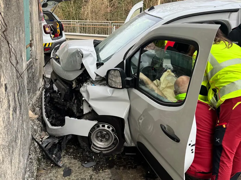 Il furgone incidentato