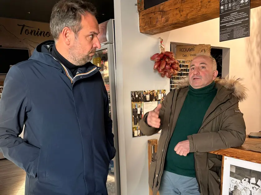 Il sindaco Conte con Antonio Amatruda, titolare di Tonino Pizza