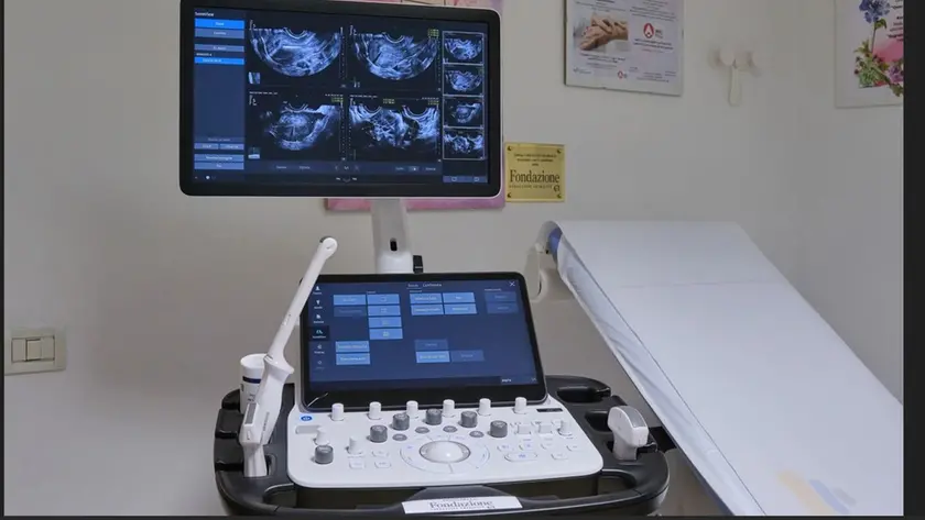 Un ecografo